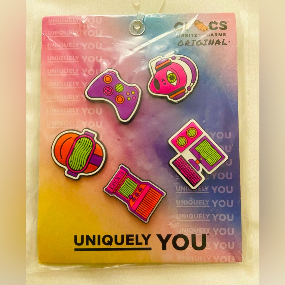 Crocs Uniquely You Level Up Jibbitz Charms 5 Pack Neon Alien Video Game Arcade